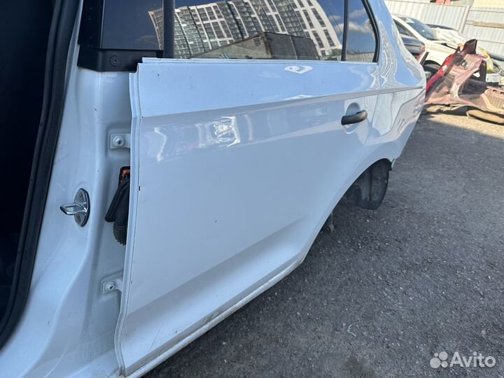 Skoda rapid 2017 дверь задняя левая Оригинал