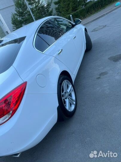 Opel Insignia 2.0 AT, 2012, 142 000 км