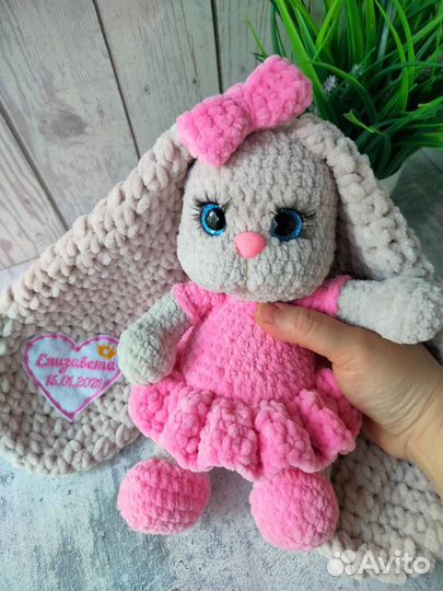 Зайка с зефирными ушками