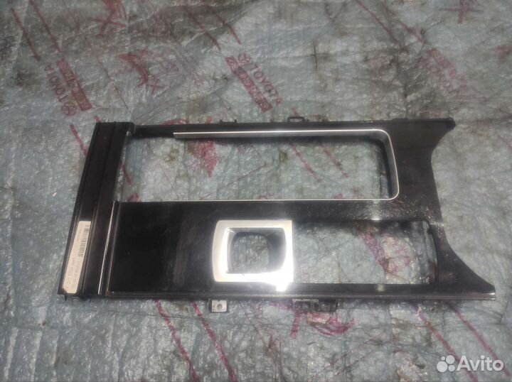 Накладка центральной консоли Range Rover sport 2