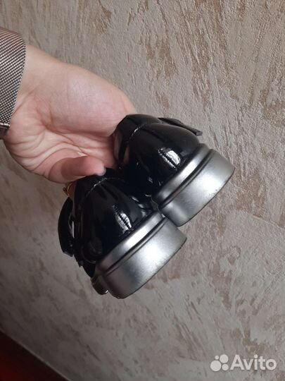 Туфли на девочку 28 размера
