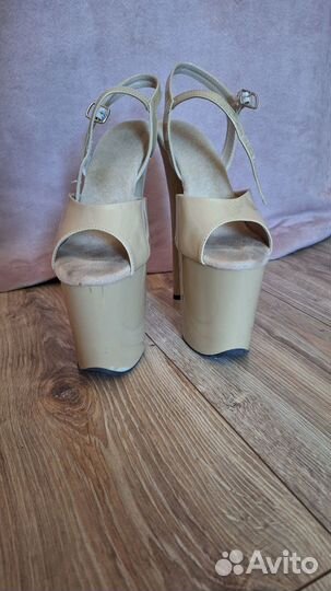 Продам стрипы бежевые