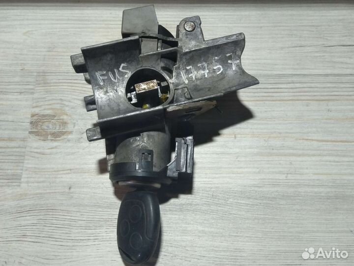 Замок зажигания Ford Fusion