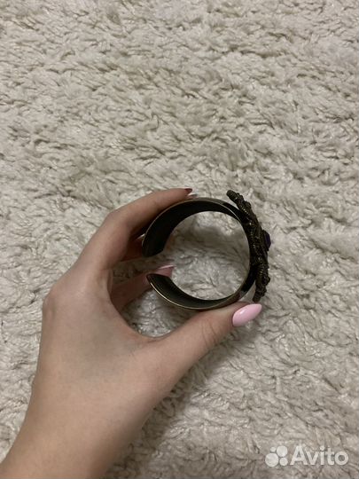 Браслет с камнем