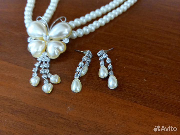 Бижутерия колье и серги