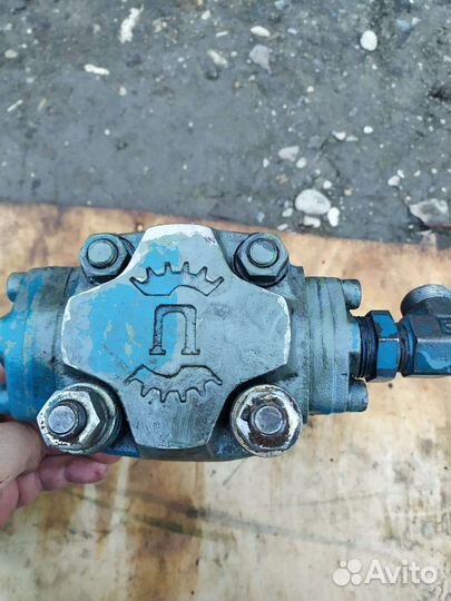 Насос для экскаватора