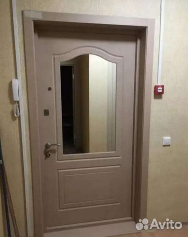 Дверь входная металлическая с зеркалом 833