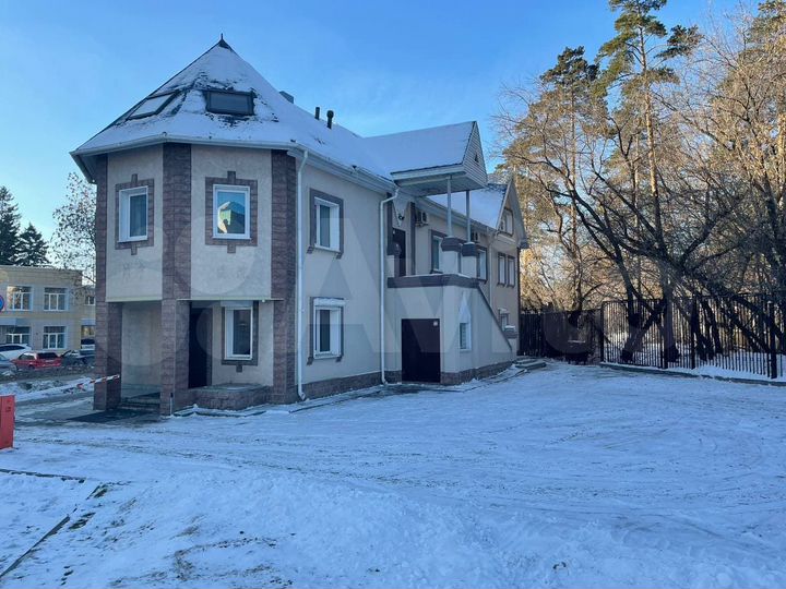 Продажа здания, 522 м² на крупной транспортной раз