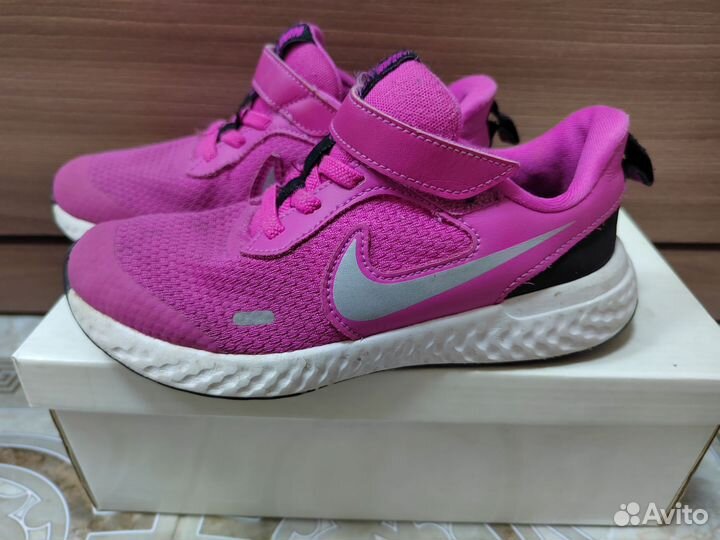 Кроссовки для девочки nike revolution