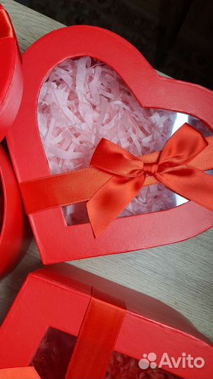 Коробка подарочная с окошком