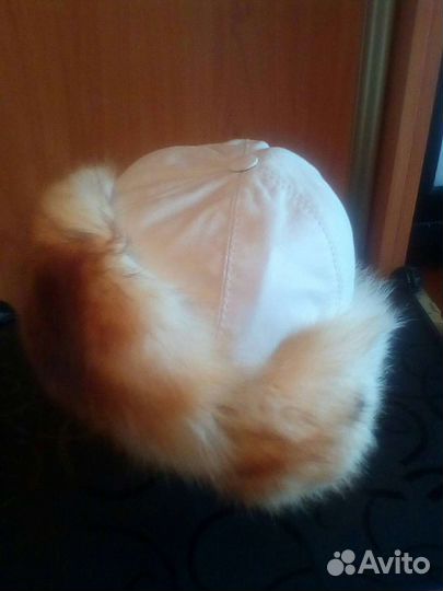 Шапка натуральная кожа по бокам песец,новая