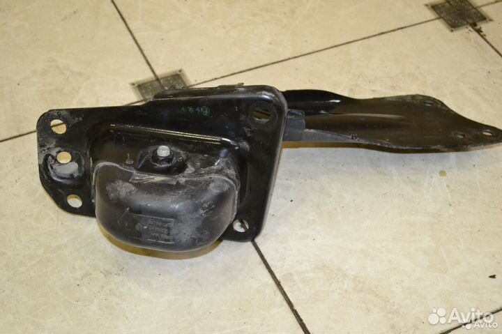 Рычаг продольный задний левый Skoda Octavia А5