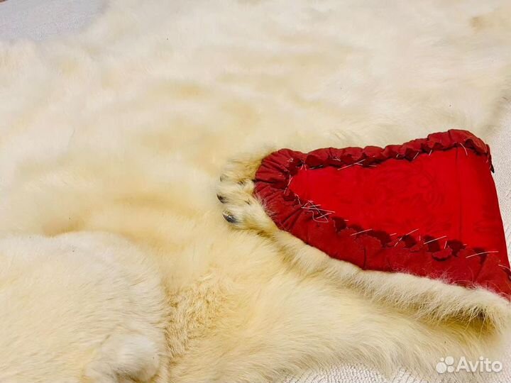 Шкура белого медведя имитация