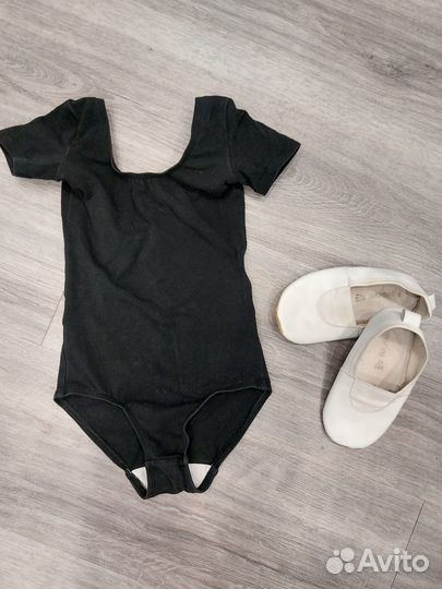 Купальник гимнастический 92-98 и чешки 26