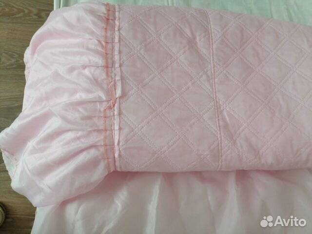 Покрывало на кровать стеганное нейлоновое