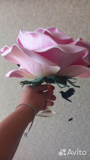 Роза на бокале с диодной свечкой