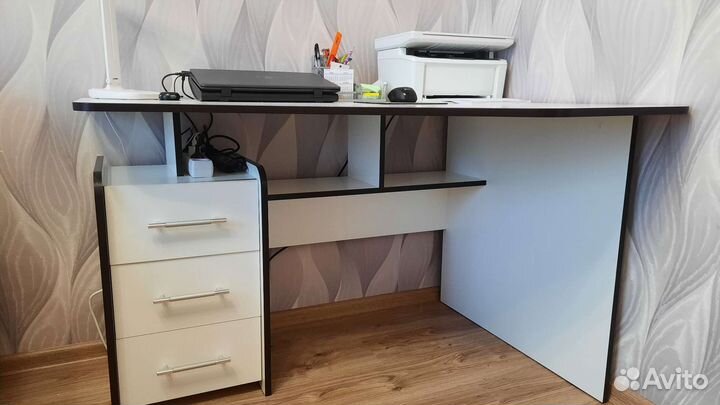 Компьютерный/письменный стол