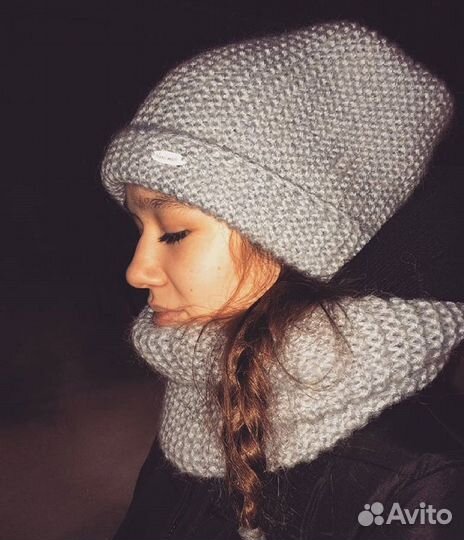 Вязаный компплект (шапка и снуд)