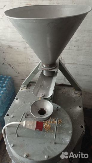 Измельчитель мельница универсальная