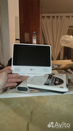 Портативный dvd плеер LG DP-9821