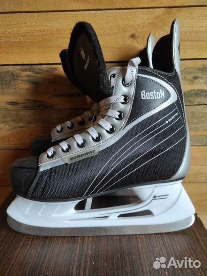 Коньки хоккейные