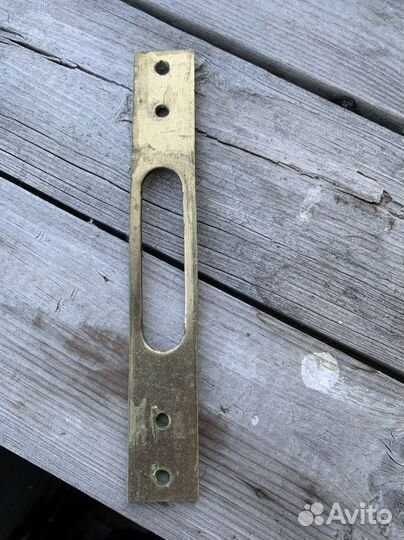 Замок врезной Италия