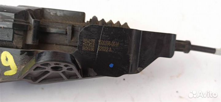 Электропривод замка капота tesla model 3