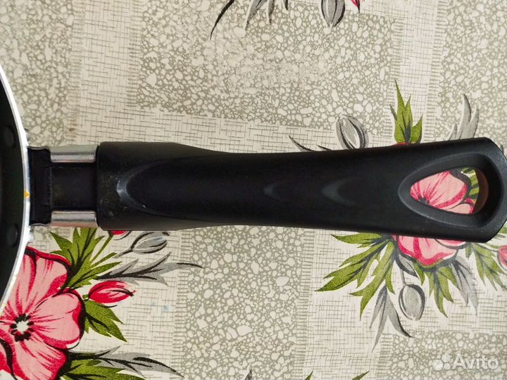 Сковорода с антипригарным покрытием