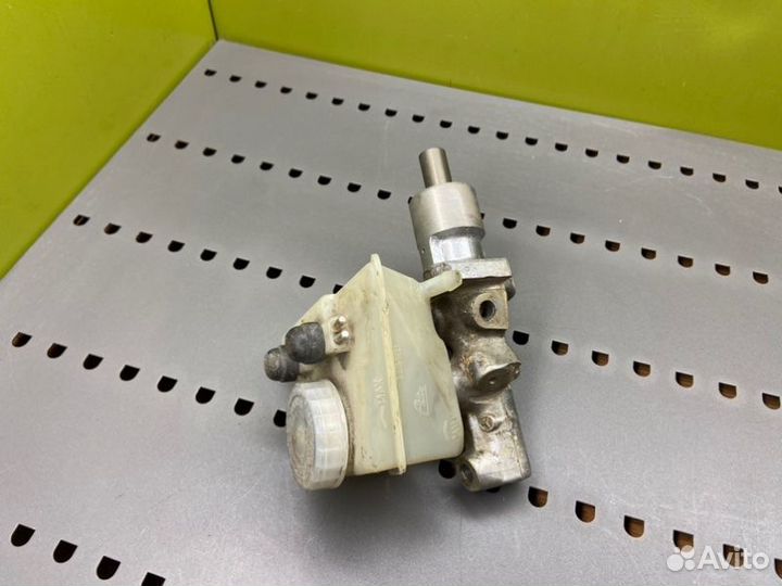 Главный тормозной цилиндр Mercedes-Benz S124