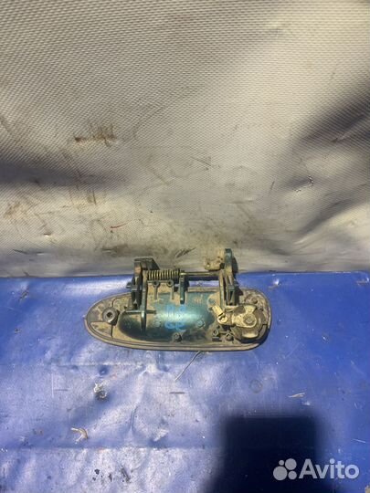 Ручка двери передняя правая mazda 626 ge