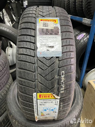 Pirelli Winter Sottozero 3 275/40 R18 104V