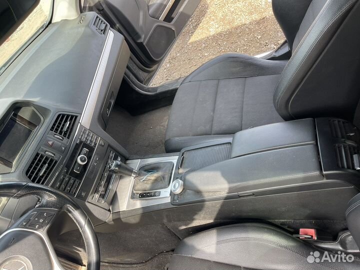 Mercedes benz e class w 212 coupe подлокотник