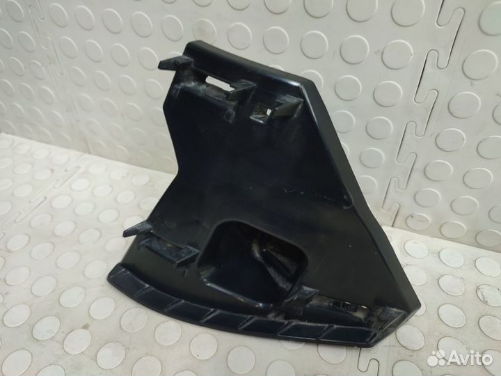 Кронштейн решетки радиатора левый Volkswagen Polo