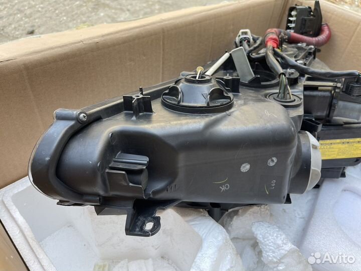 Lexus IS фара передняя левая