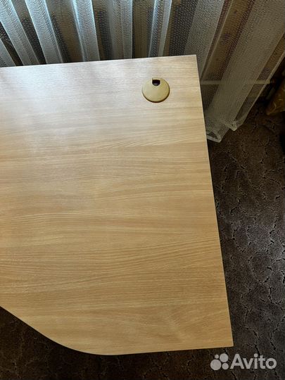 Письменный стол