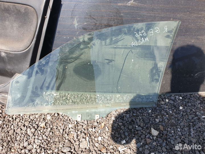 Стекло переднее правое Mazda 626 GE