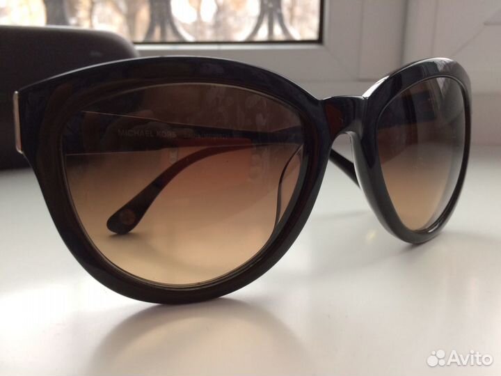 Солнечные очки Michael Kors