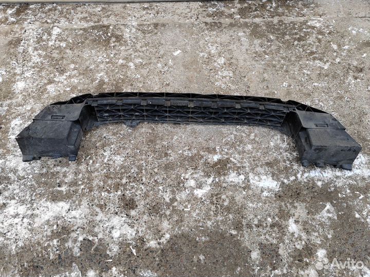 Усилитель переднего бампера Volkswagen Amarok