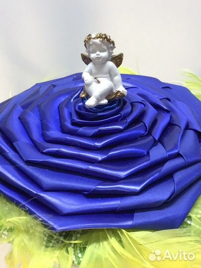 Ангел на розе