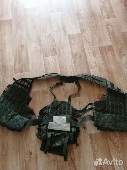 Разгрузочный жилет+ комплект аптечка