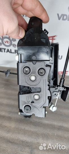 Замок двери задний правый Volvo S80 седан B8444S