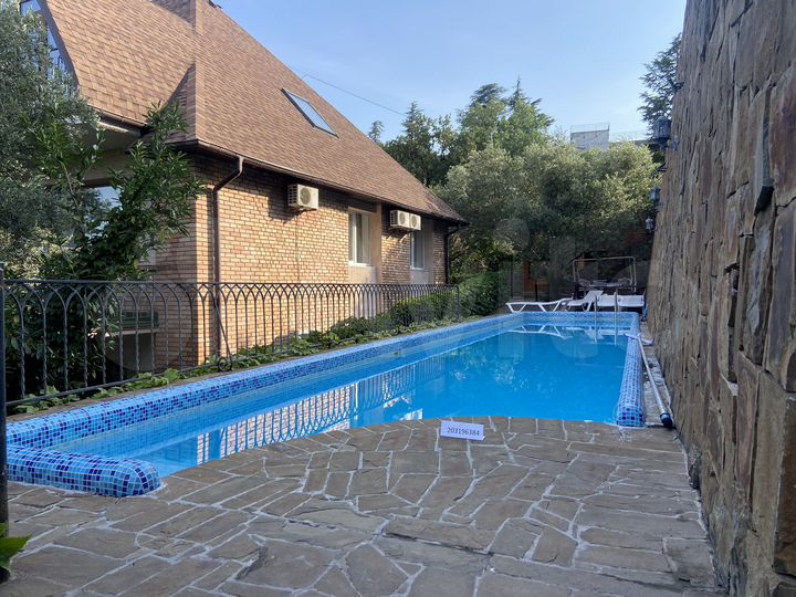 Дом 320 м² на участке 10 сот.