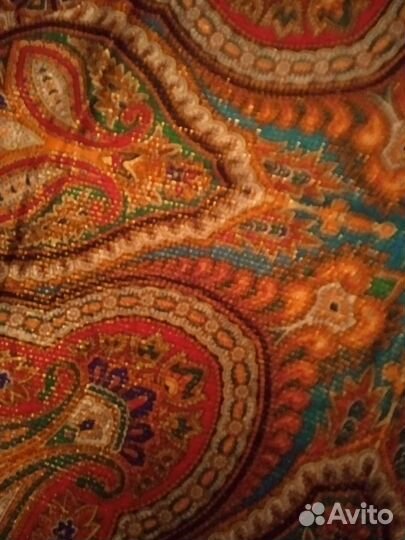 Платок большой, яркий, нарядный