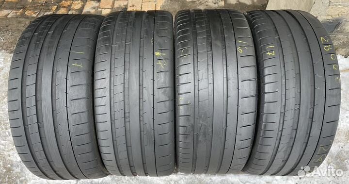 Michelin Pilot Super Sport 235/35 R19