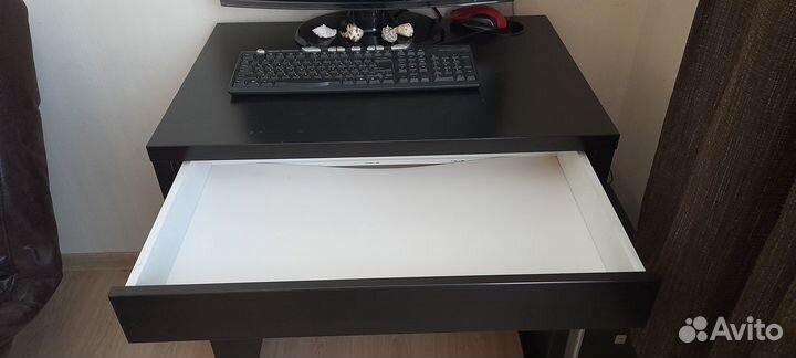 Компьютерный стол IKEA