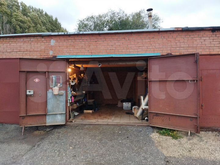 Гараж, > 30 м²