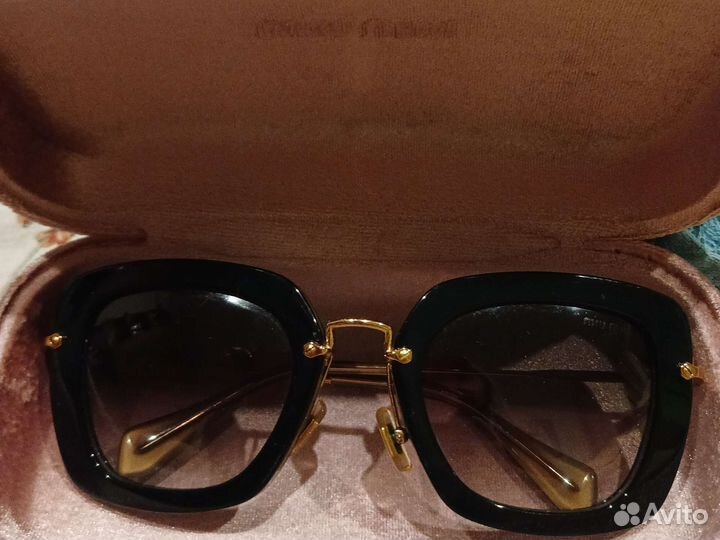 Солнцезащитные очки женские брендовые
