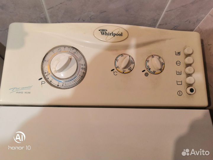 Продаю стиральную машину Whirlpool