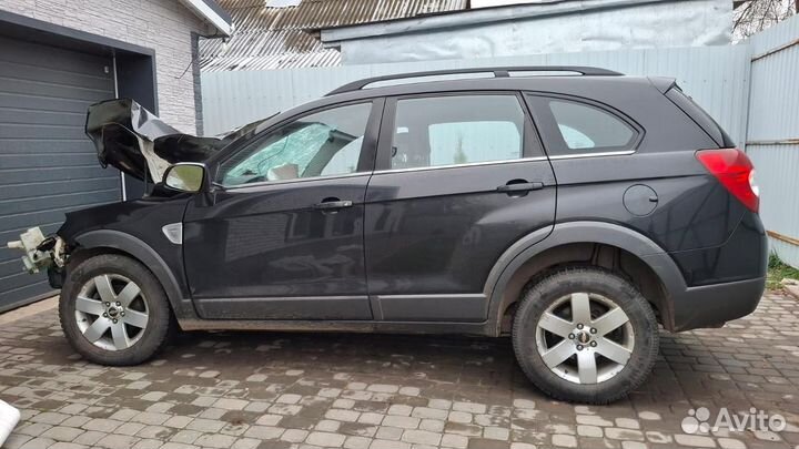 Chevrolet Captiva 2.4 МТ, 2010, битый, 190 000 км