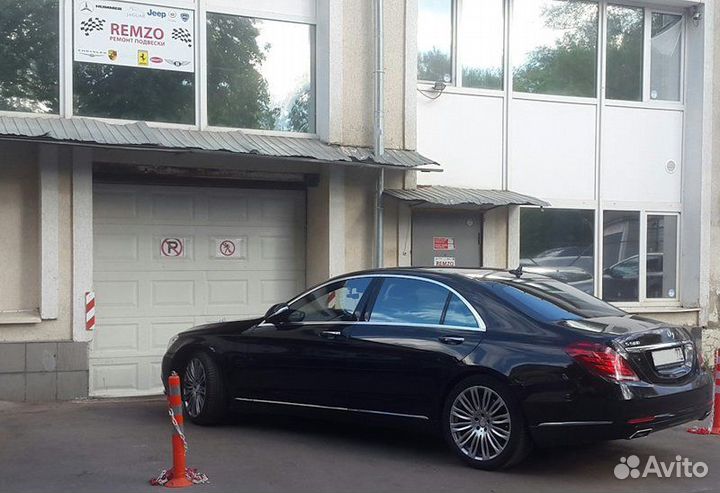 Lexus LS 460-600 Кулак поворотный передний